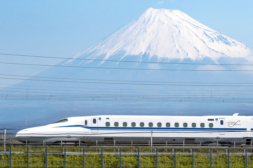 Shinkansen, el tren bala japonés se reinventa y bate nuevos récords